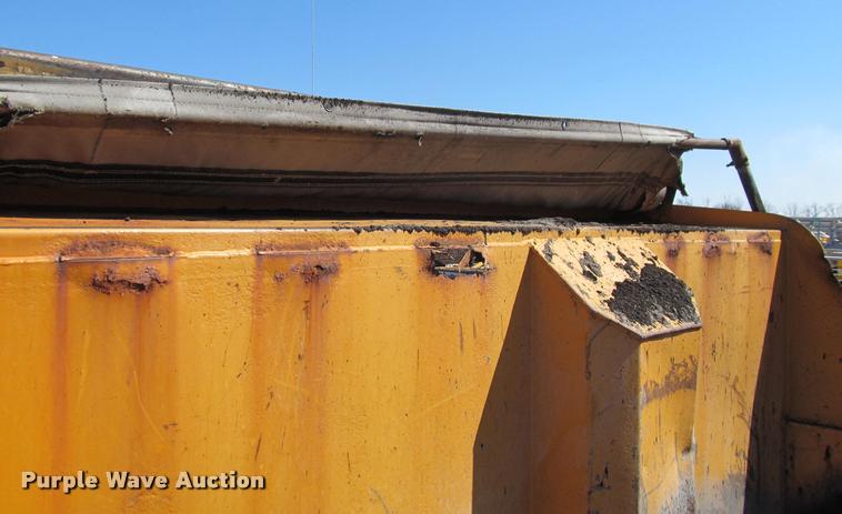 image for item K4971 2002 International 7400 dump truck