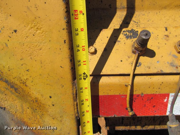 image for item K4971 2002 International 7400 dump truck