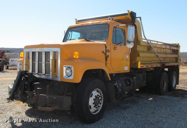 image for item K4974 2002 International F2554 dump truck