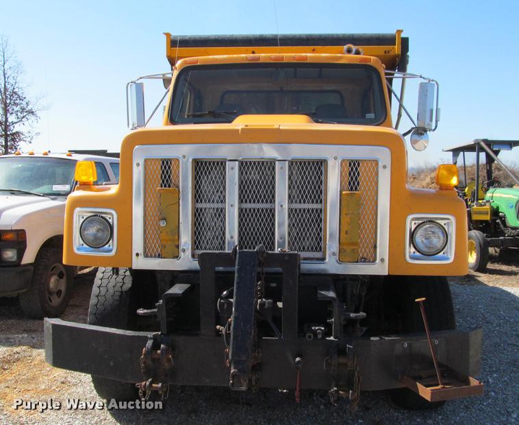 image for item K4974 2002 International F2554 dump truck