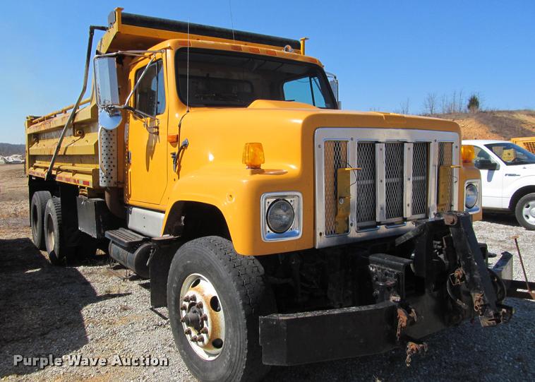 image for item K4974 2002 International F2554 dump truck