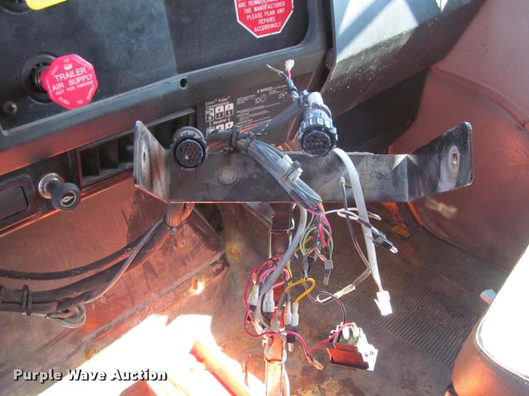 image for item K4974 2002 International F2554 dump truck