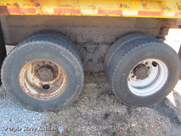 image for item K4974 2002 International F2554 dump truck