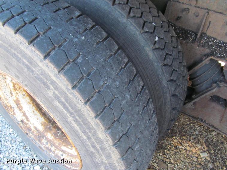 image for item K4974 2002 International F2554 dump truck