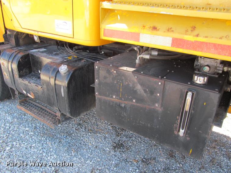 image for item K4974 2002 International F2554 dump truck