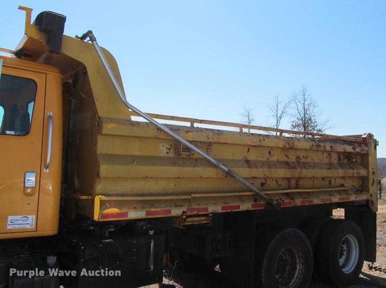 image for item K4974 2002 International F2554 dump truck