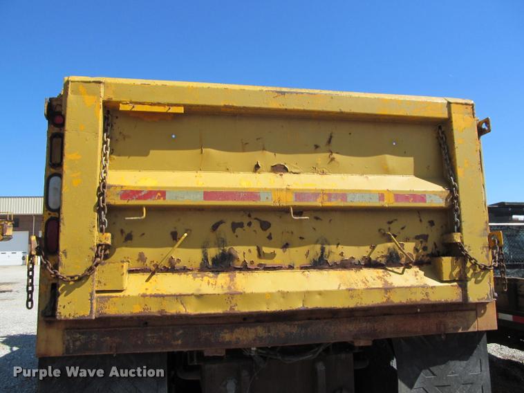 image for item K4974 2002 International F2554 dump truck