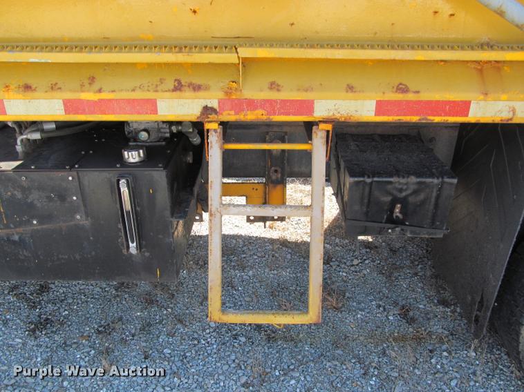 image for item K4974 2002 International F2554 dump truck