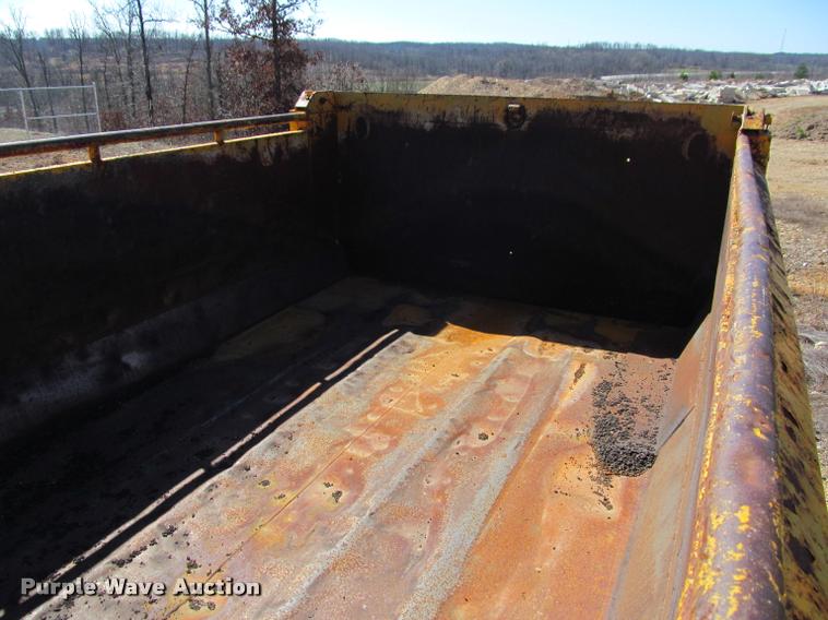 image for item K4974 2002 International F2554 dump truck