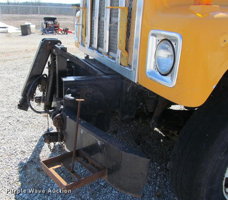 image for item K4974 2002 International F2554 dump truck