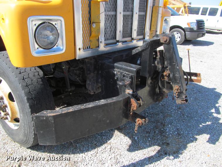 image for item K4974 2002 International F2554 dump truck