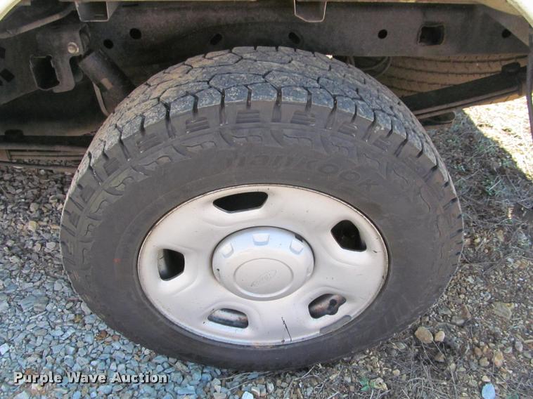 image for item K4975 2009 Ford F150 XL SuperCab pickup truck