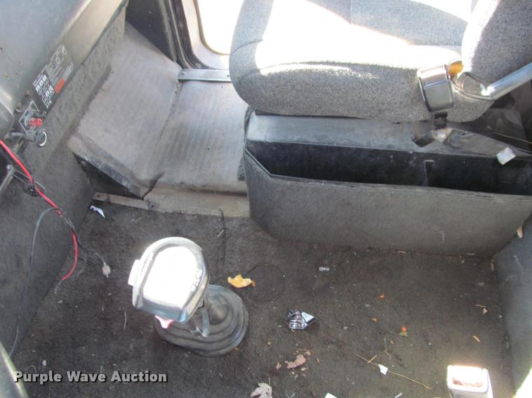 image for item K4995 1991 International 9400 semi truck