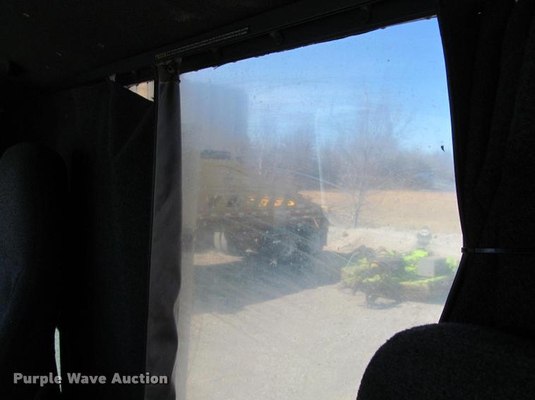 image for item K4995 1991 International 9400 semi truck