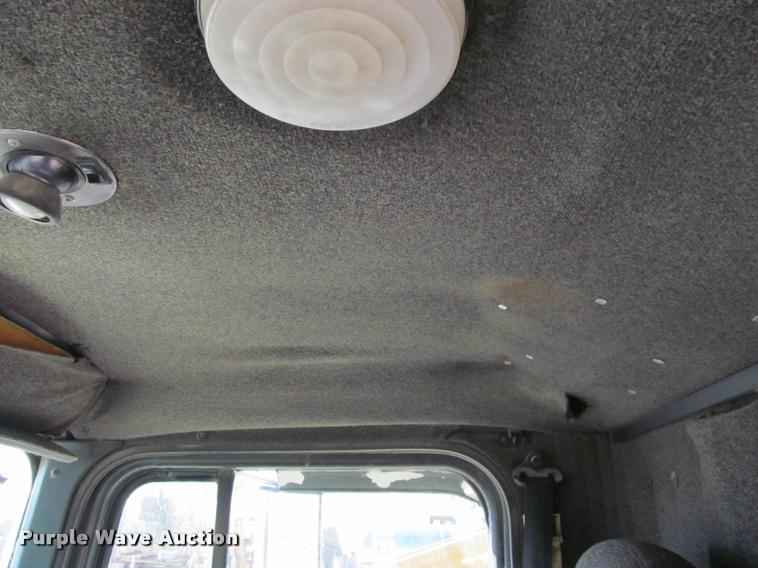 image for item K4995 1991 International 9400 semi truck