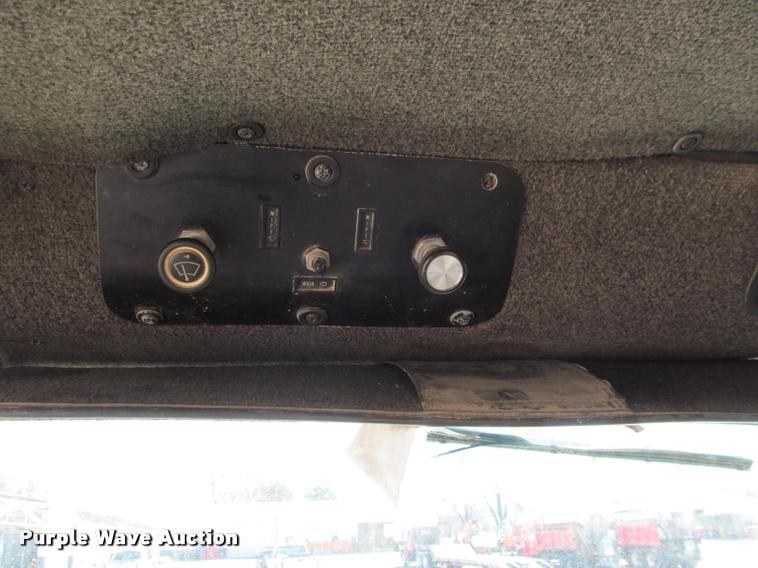 image for item K4995 1991 International 9400 semi truck