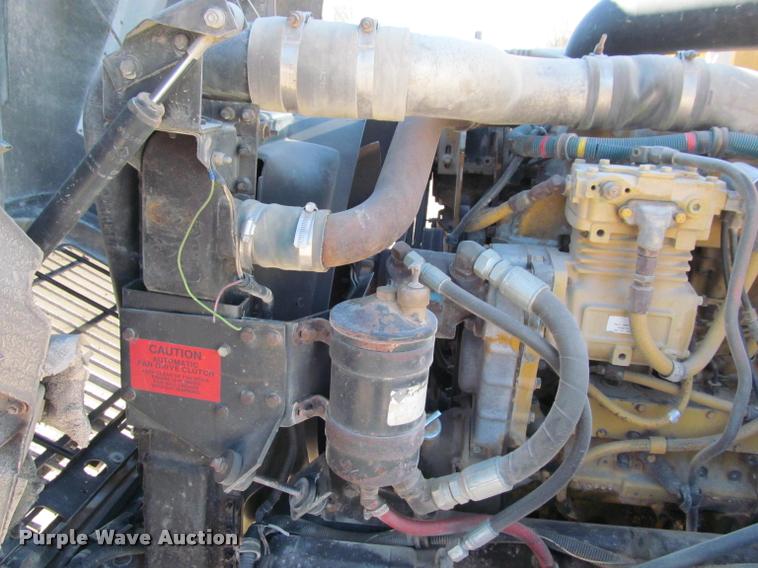 image for item K4995 1991 International 9400 semi truck