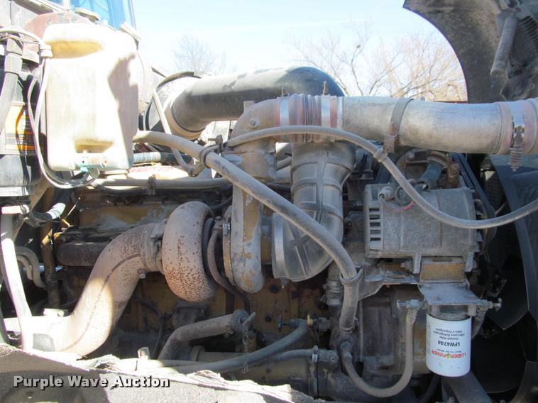 image for item K4995 1991 International 9400 semi truck