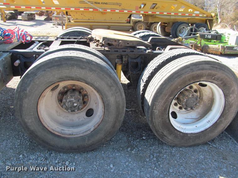 image for item K4995 1991 International 9400 semi truck