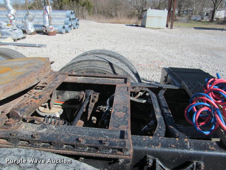 image for item K4995 1991 International 9400 semi truck