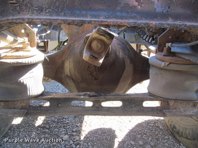 image for item K4995 1991 International 9400 semi truck