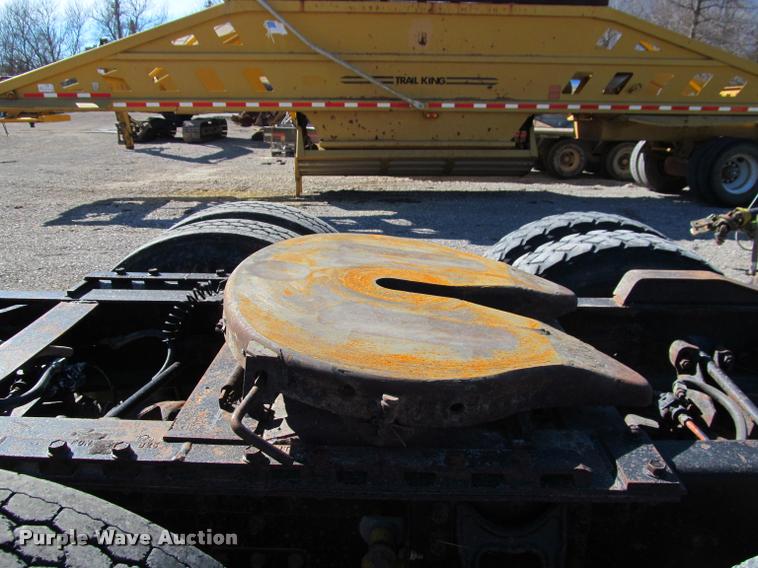 image for item K4995 1991 International 9400 semi truck