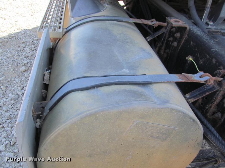 image for item K4995 1991 International 9400 semi truck