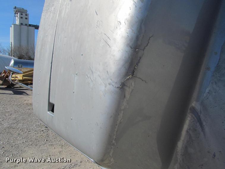 image for item K4995 1991 International 9400 semi truck