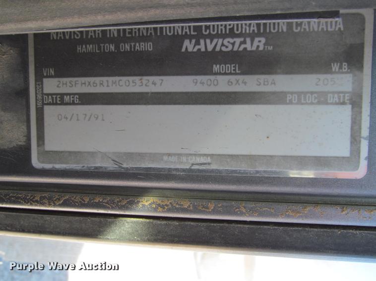 image for item K4995 1991 International 9400 semi truck