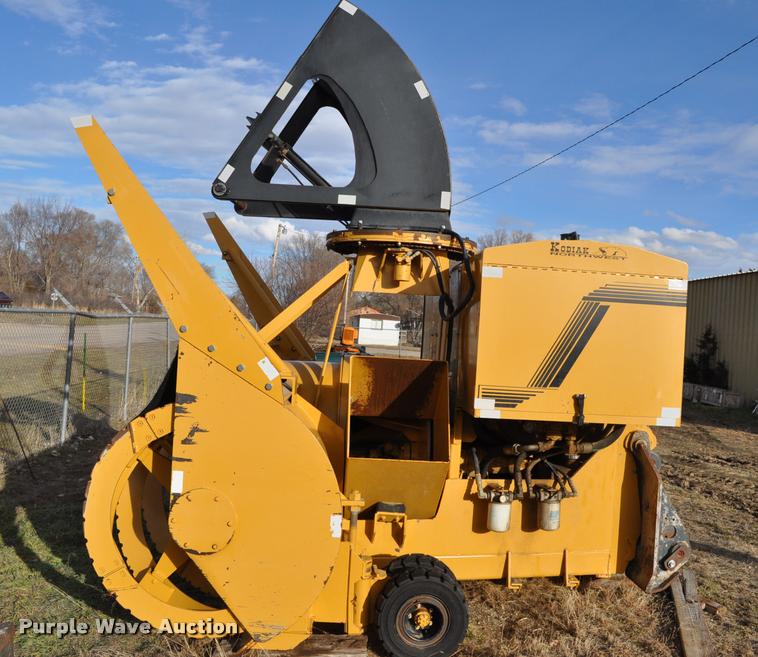 image for item L5156 2004 Kodiak Northwest snow blower