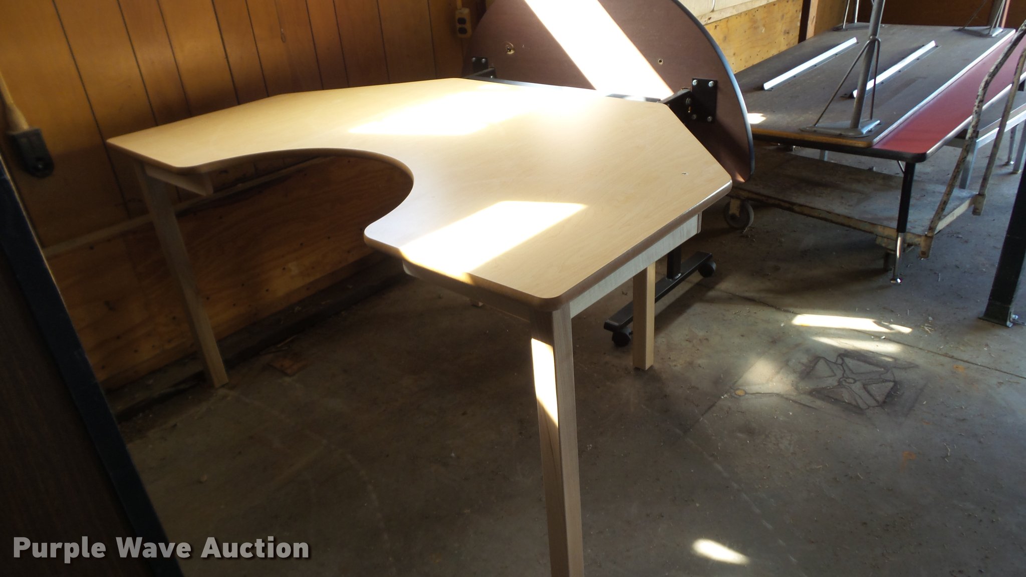 Furniture in Junction City, KS Item DJ9474 sold Purple Wave