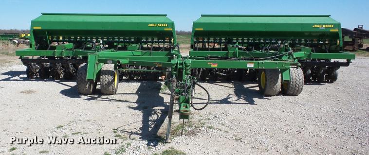 image for item AG9030 John Deere 1560 grain drill