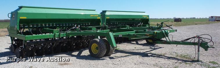 image for item AG9030 John Deere 1560 grain drill
