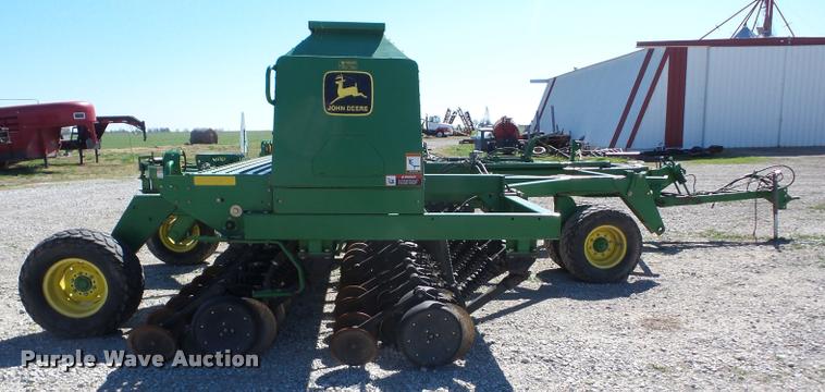 image for item AG9030 John Deere 1560 grain drill