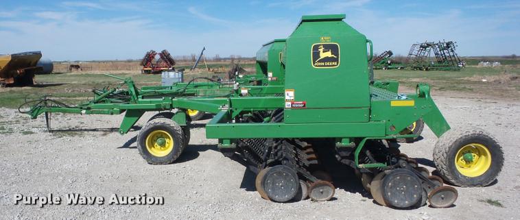 image for item AG9030 John Deere 1560 grain drill