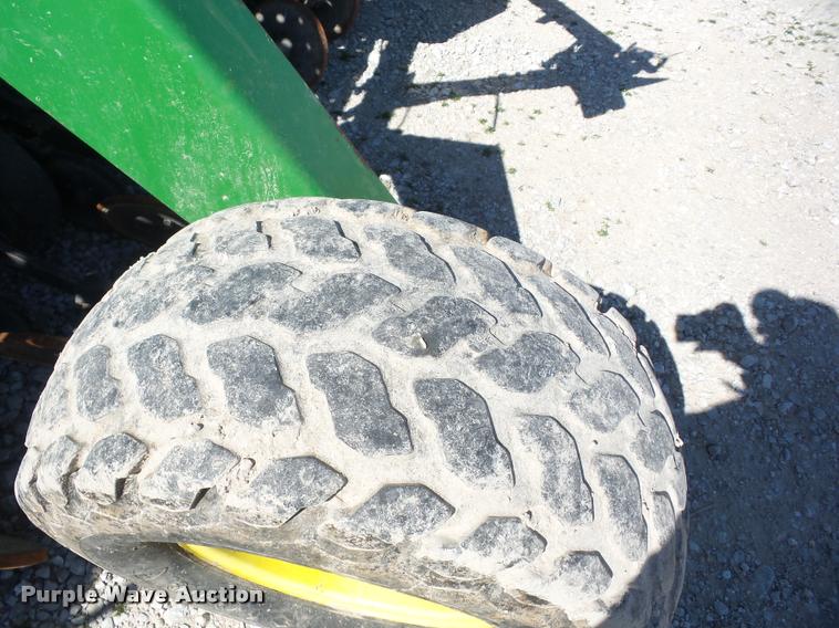 image for item AG9030 John Deere 1560 grain drill