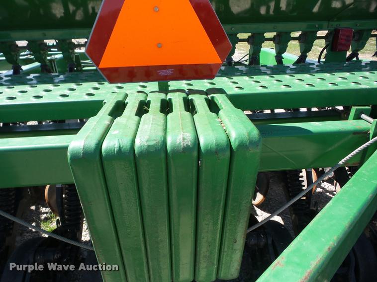 image for item AG9030 John Deere 1560 grain drill