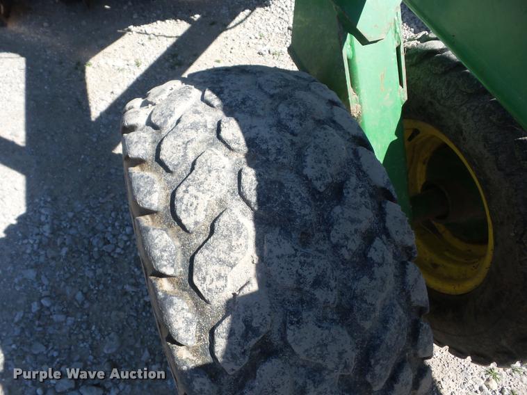 image for item AG9030 John Deere 1560 grain drill