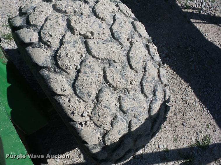 image for item AG9030 John Deere 1560 grain drill