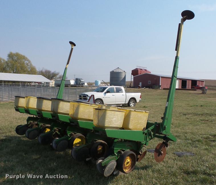 image for item AG9033 John Deere 7000 planter