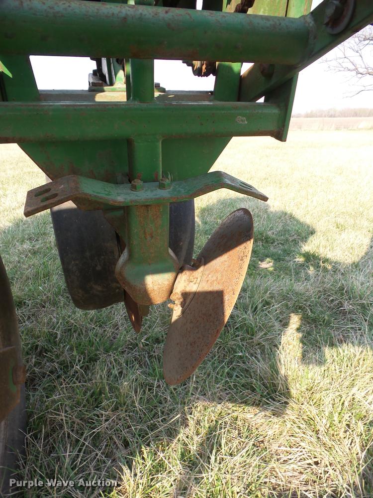 image for item AG9033 John Deere 7000 planter