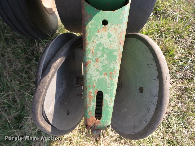 image for item AG9033 John Deere 7000 planter