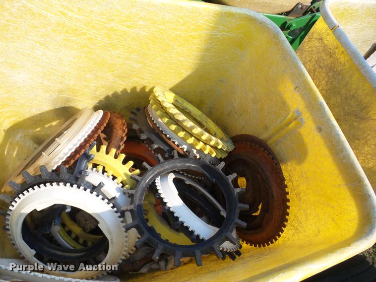 image for item AG9033 John Deere 7000 planter