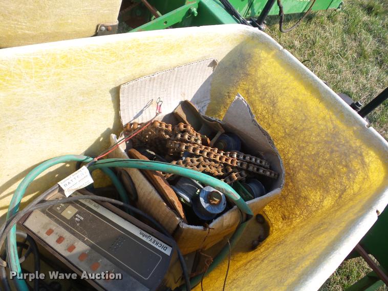 image for item AG9033 John Deere 7000 planter