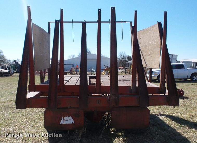 image for item AG9037 New Holland 1047 stack wagon