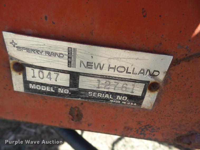 image for item AG9037 New Holland 1047 stack wagon