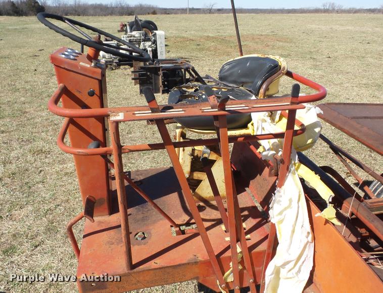 image for item AG9037 New Holland 1047 stack wagon