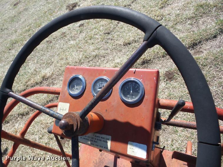 image for item AG9037 New Holland 1047 stack wagon