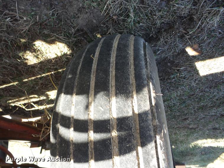 image for item AG9037 New Holland 1047 stack wagon