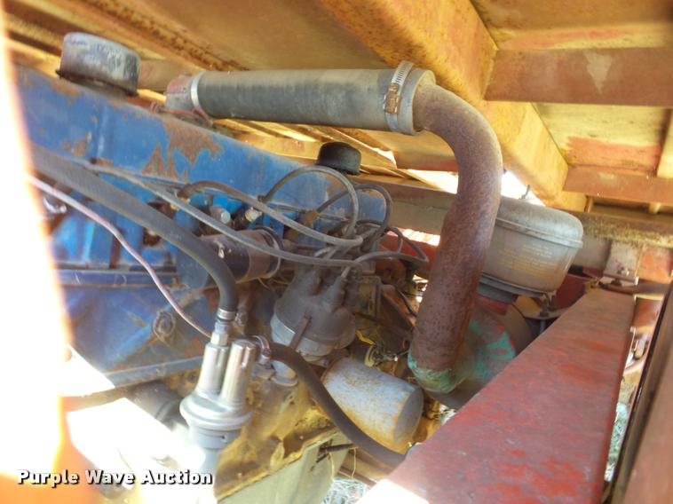 image for item AG9037 New Holland 1047 stack wagon